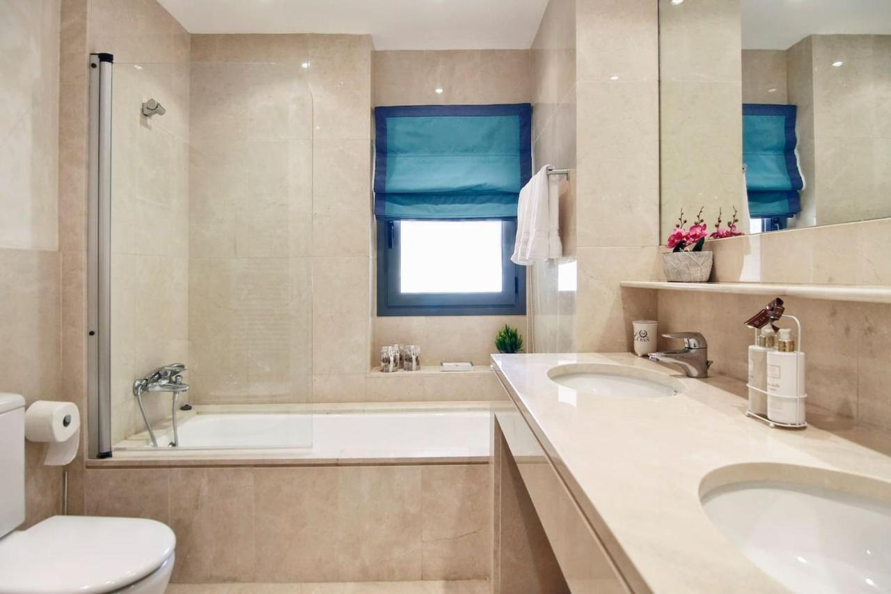 Polo Royale Waterfront Luxury Apt - 3 Terraces And Pool Sotogrande Esterno foto